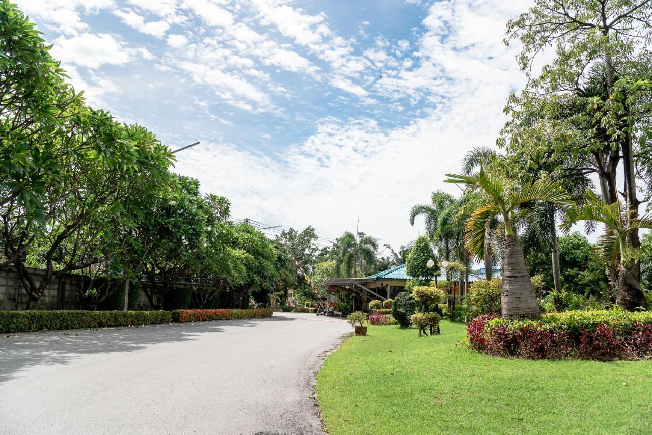 Pn Gold Resort Bangsaen Exterior foto