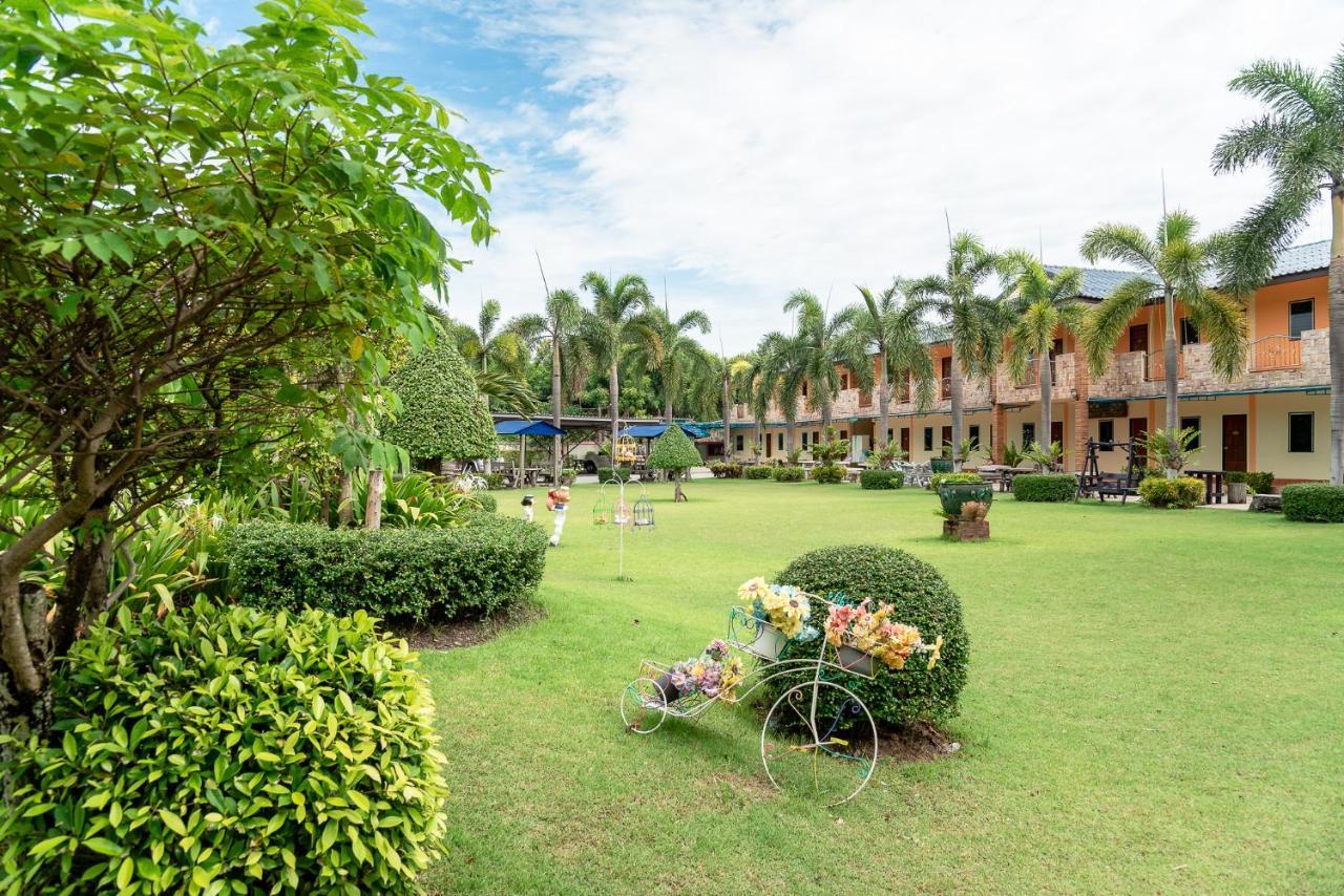 Pn Gold Resort Bangsaen Exterior foto